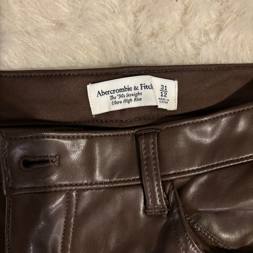 Abercrombie 90s straight brown faux leather pants